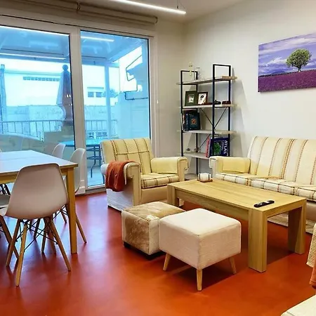 Daire Piso Centrico Con Terraza Amplia Y Garaje