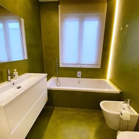 Piso Centrico Con Terraza Amplia Y Garaje Daire *