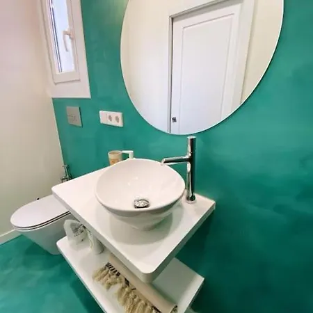 Piso Centrico Con Terraza Amplia Y Garaje * 比戈