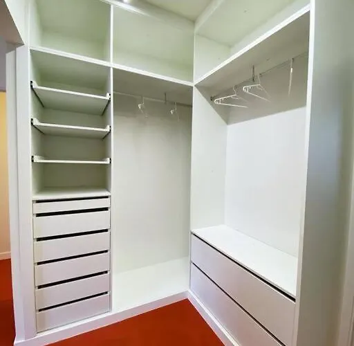 Piso Centrico Con Terraza Amplia Y Garaje Виго