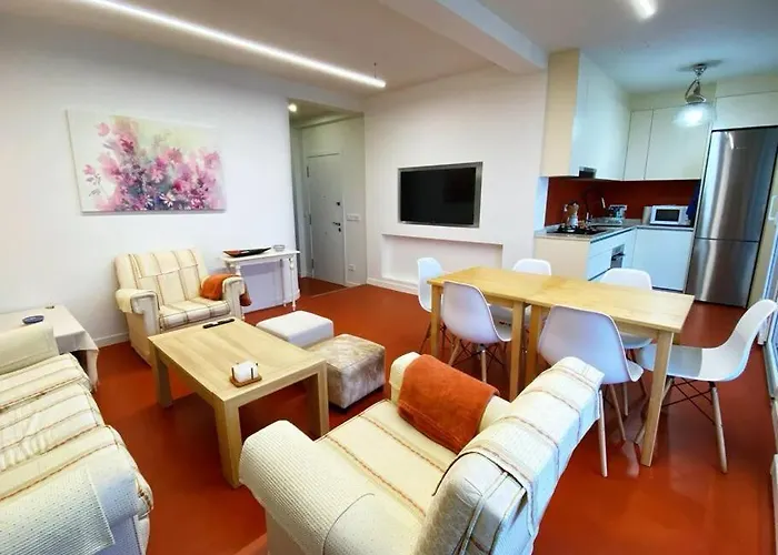 Апартаменты Piso Centrico Con Terraza Amplia Y Garaje Виго