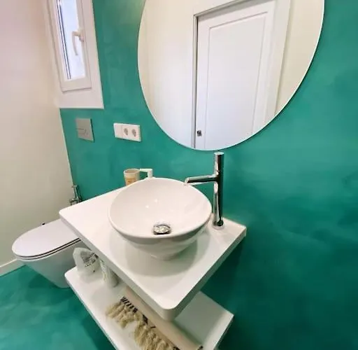 Piso Centrico Con Terraza Amplia Y Garaje * Виго